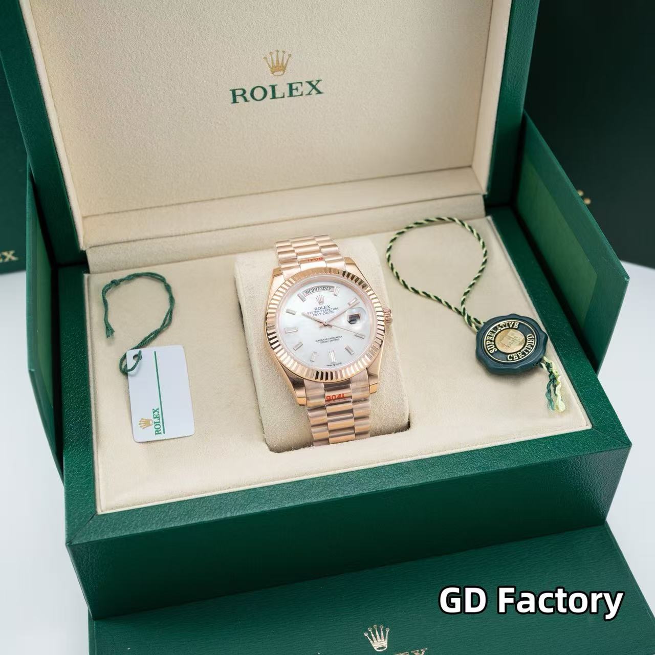 Luxury timepiece in presentation box 4